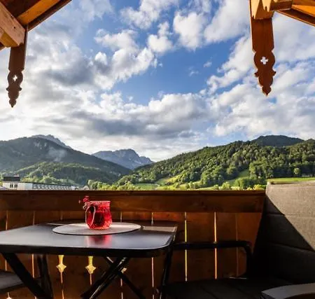 Neumayer Apartment
